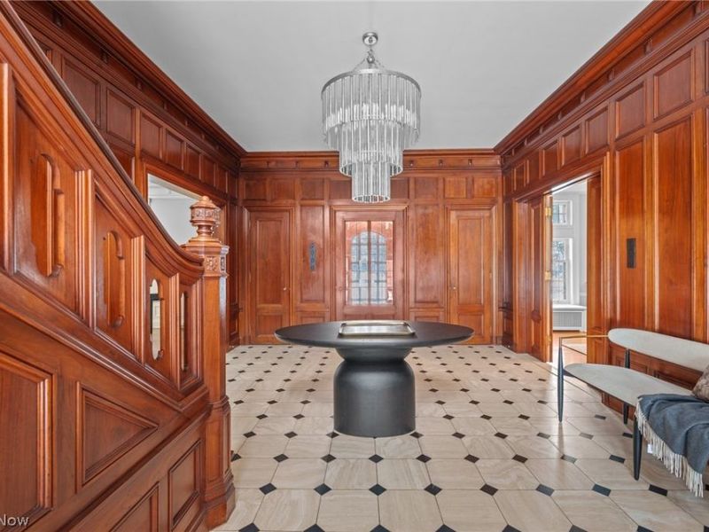 2965 Fairmount Boulevard, University Heights, OH 44118 Photo 4