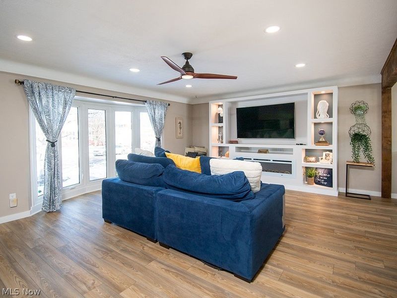 21801 Briarwood Drive, Cleveland, OH 44126 Photo 3