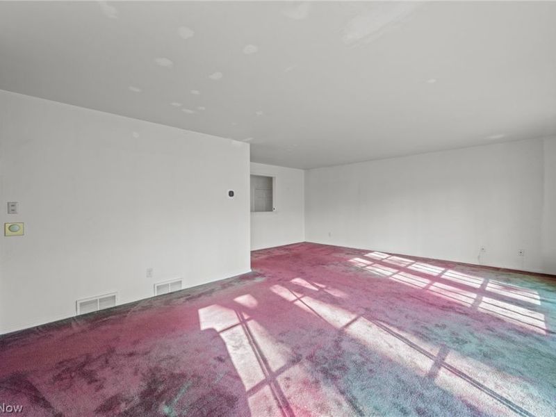 3492 Glen Allen Drive, Cleveland, OH 44121 Photo 12