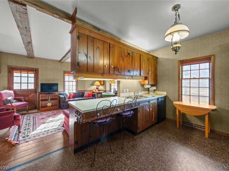 3492 Glen Allen Drive, Cleveland, OH 44121 Photo 17