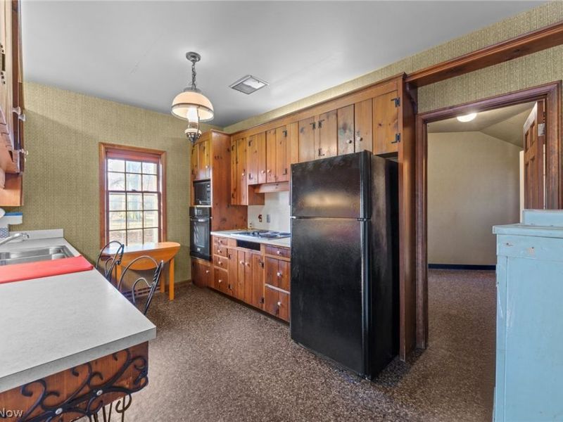 3492 Glen Allen Drive, Cleveland, OH 44121 Photo 18