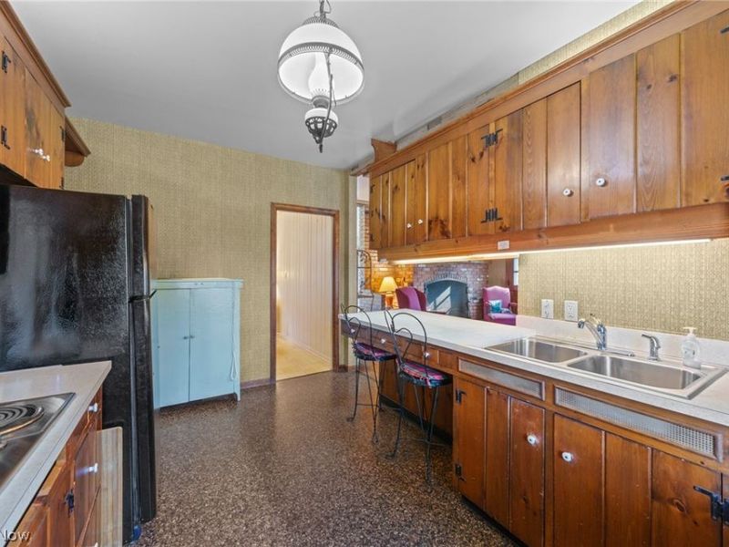 3492 Glen Allen Drive, Cleveland, OH 44121 Photo 22