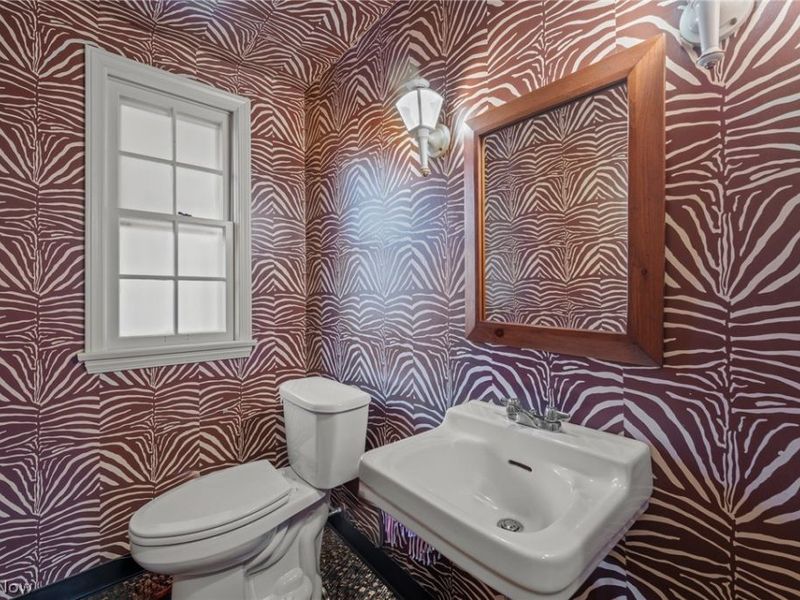 3492 Glen Allen Drive, Cleveland, OH 44121 Photo 25