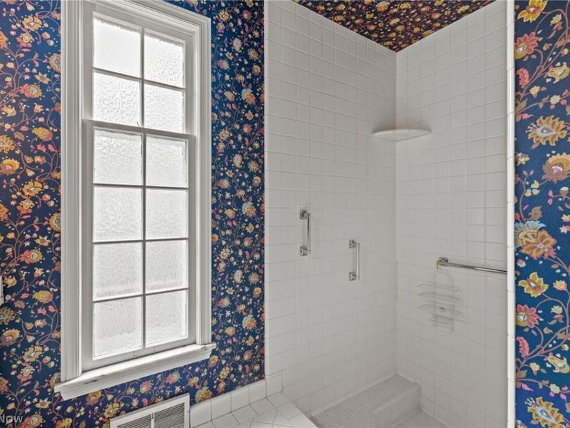 3492 Glen Allen Drive, Cleveland, OH 44121 Photo 32