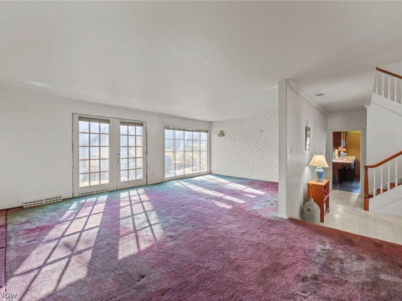 3492 Glen Allen Drive, Cleveland, OH 44121 Photo 9