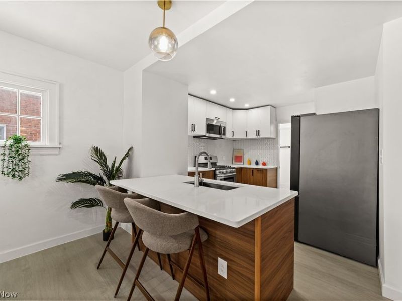 3348 Meadowbrook Boulevard, Cleveland, OH 44118 Photo 11