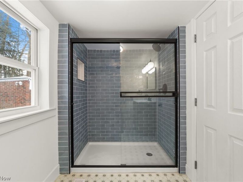 3348 Meadowbrook Boulevard, Cleveland, OH 44118 Photo 16