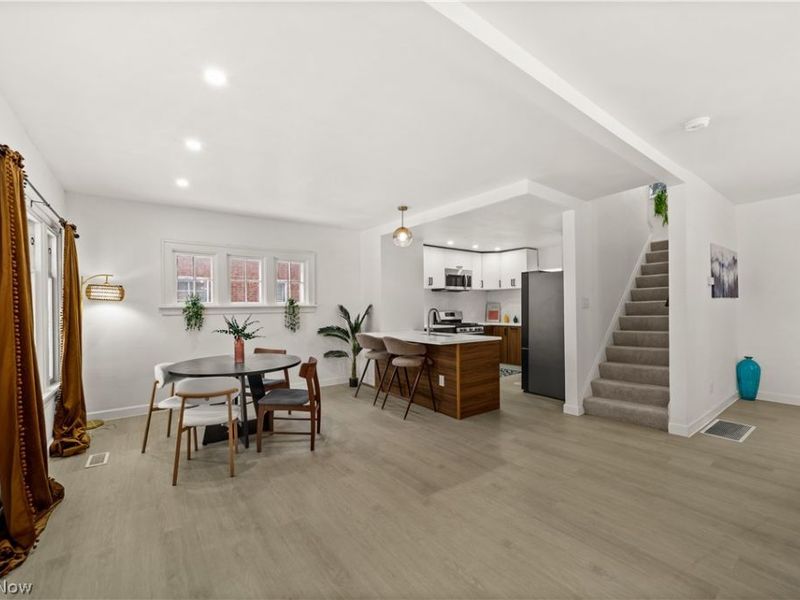 3348 Meadowbrook Boulevard, Cleveland, OH 44118 Photo 9