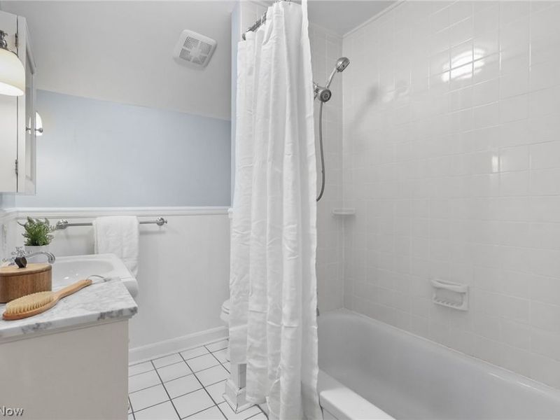 19558 Battersea Boulevard, Rocky River, OH 44116 Photo 30