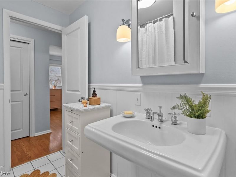 19558 Battersea Boulevard, Rocky River, OH 44116 Photo 32