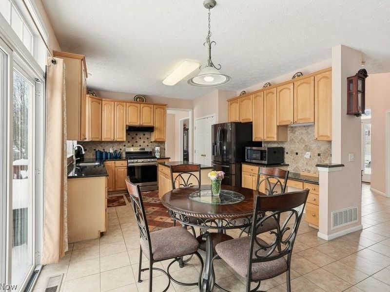 7444 Meadow Brooke Way, Northfield, OH 44067 Photo 11