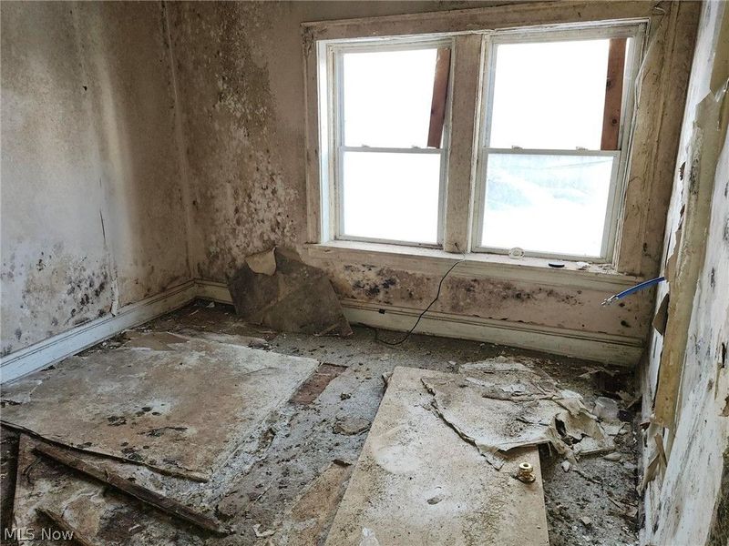 881 Eddy Road, Cleveland, OH 44108 Photo 34