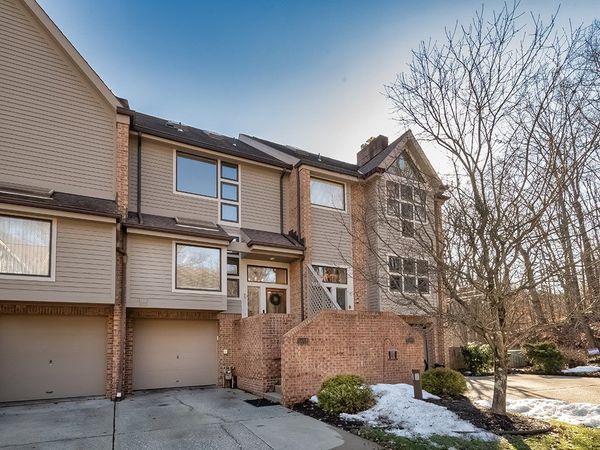 1402 Towne Square Dr, Allison Park, PA 15101