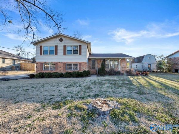 7811 Benton Street SE, Huntsville, AL 35802