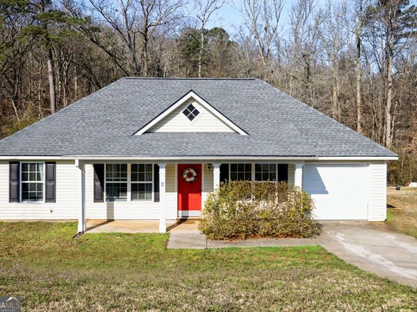 2 Ray Way, Grantville, GA 30220