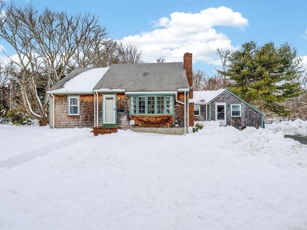 21 George St, Dartmouth, MA 02748