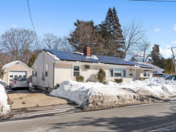 18 Dunham Rd, Beverly, MA 01915