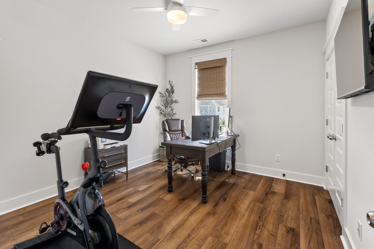 2810 Pinelog Lane Photo 31