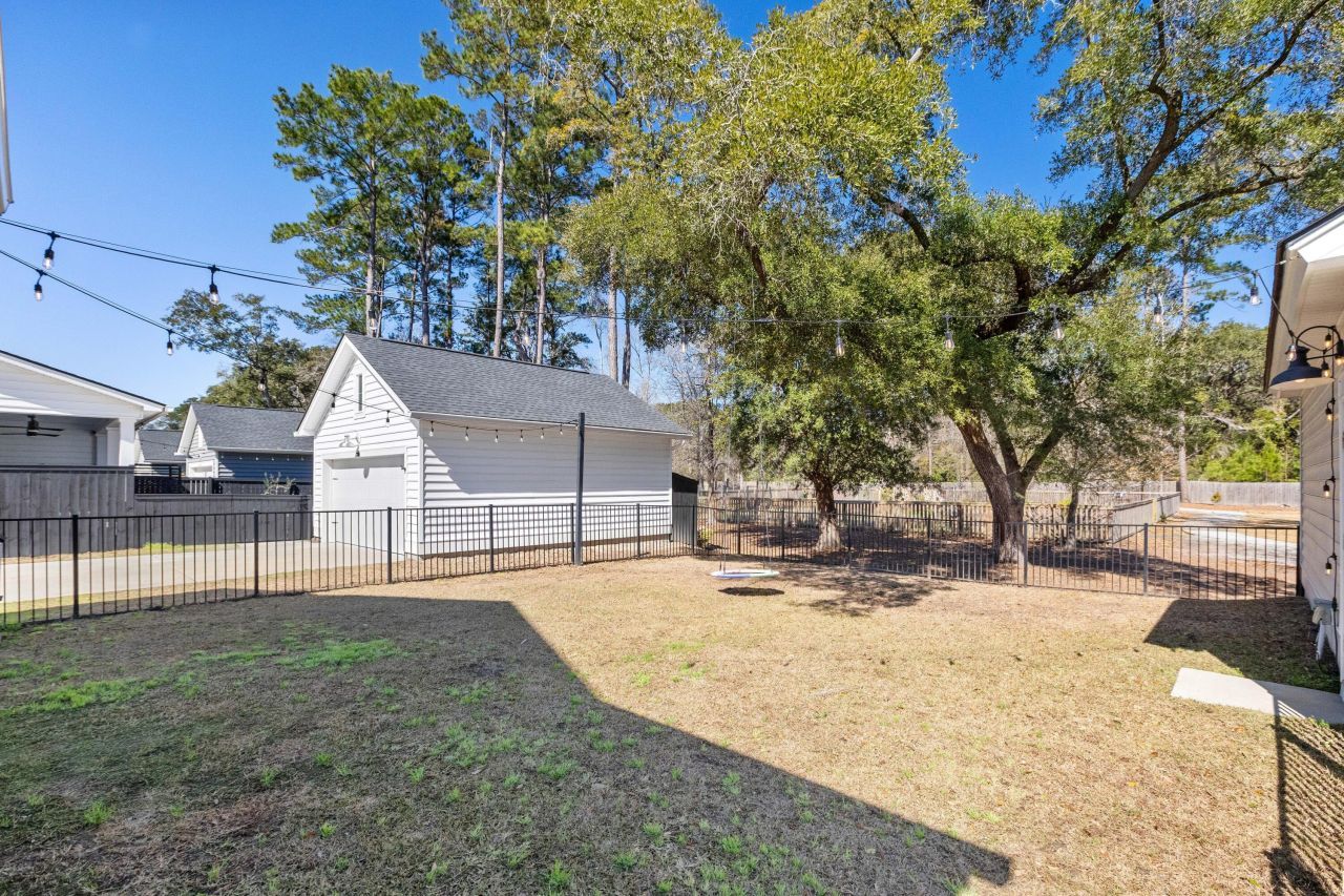 2810 Pinelog Lane Photo 37