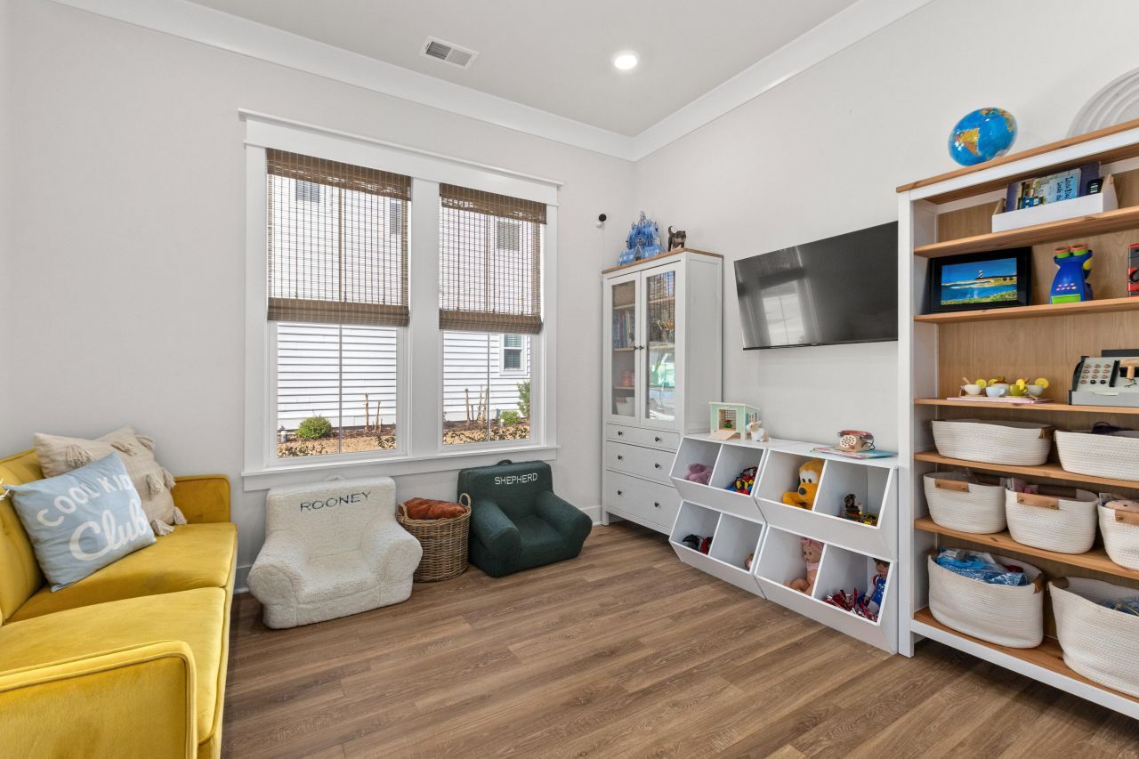 2810 Pinelog Lane Photo 8