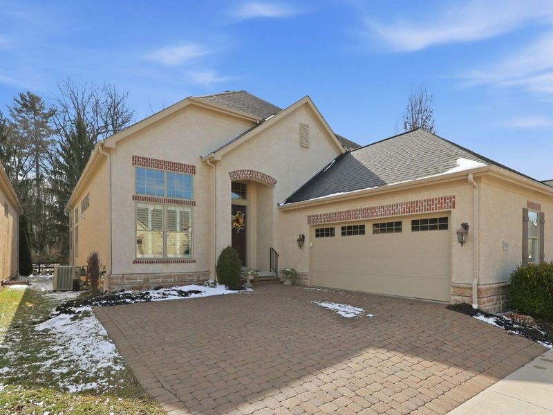 3913 Shadowstone Way, Columbus, OH 43221 Photo 1