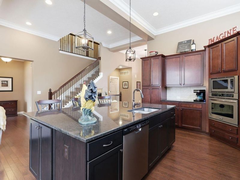 3913 Shadowstone Way, Columbus, OH 43221 Photo 12