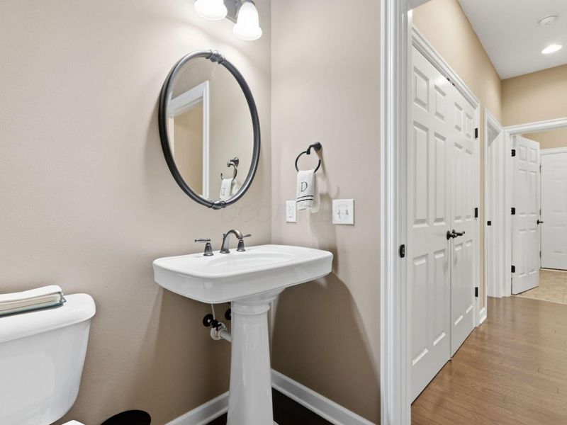 3913 Shadowstone Way, Columbus, OH 43221 Photo 31