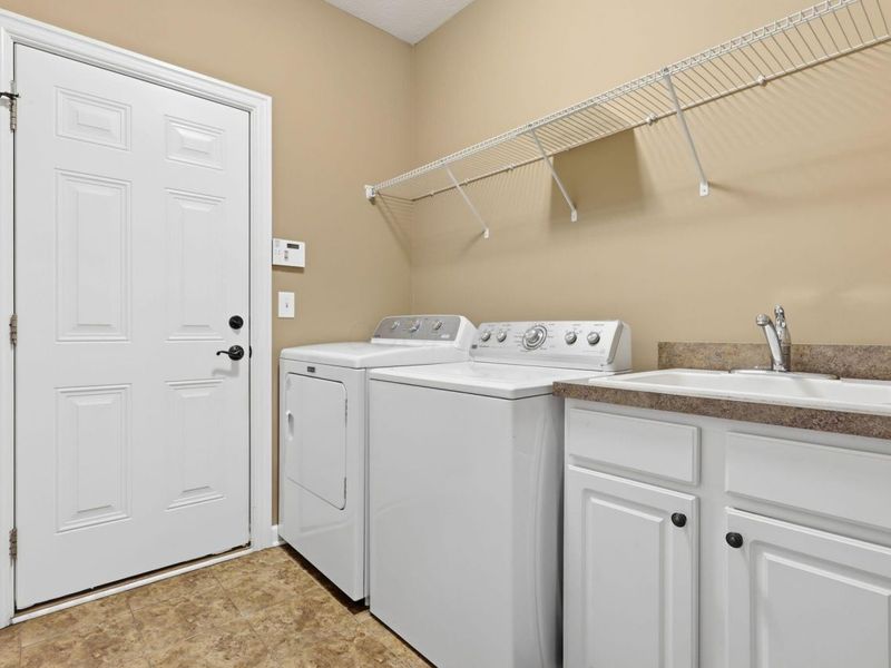 3913 Shadowstone Way, Columbus, OH 43221 Photo 32