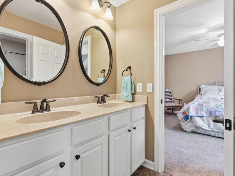 3913 Shadowstone Way, Columbus, OH 43221 Photo 35