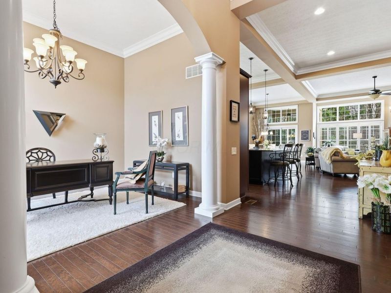 3913 Shadowstone Way, Columbus, OH 43221 Photo 6