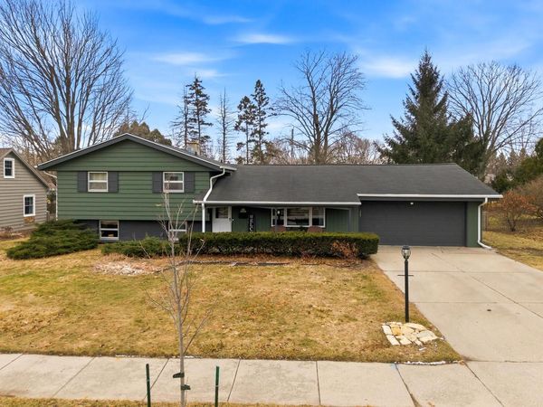 N75W7085 Linden STREET, Cedarburg, WI 53012