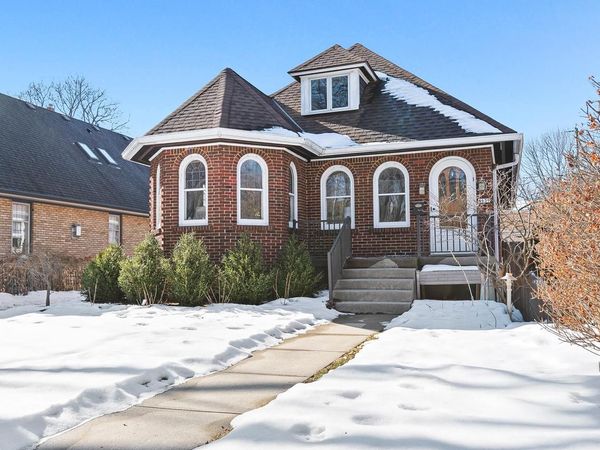 4639 N Larkin STREET, Whitefish Bay, WI 53211