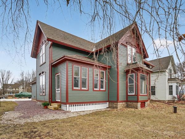 35214 Washington AVENUE, Burlington, WI 53105