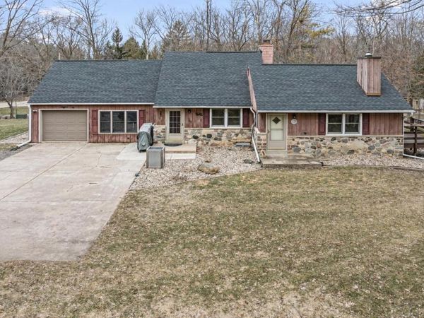 3973 Oak AVENUE, West Bend, WI 53095
