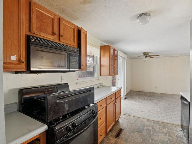 12128 Benadir Road, Springdale, OH 45246 Photo 10