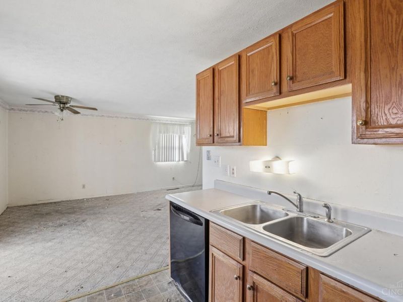 12128 Benadir Road, Springdale, OH 45246 Photo 11