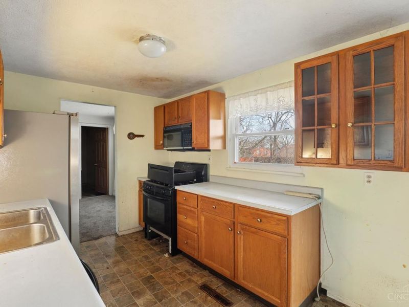 12128 Benadir Road, Springdale, OH 45246 Photo 12