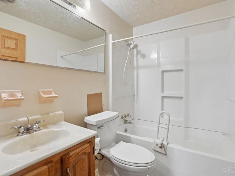 12128 Benadir Road, Springdale, OH 45246 Photo 22