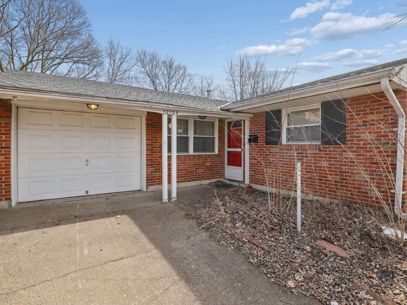 12128 Benadir Road, Springdale, OH 45246 Photo 3