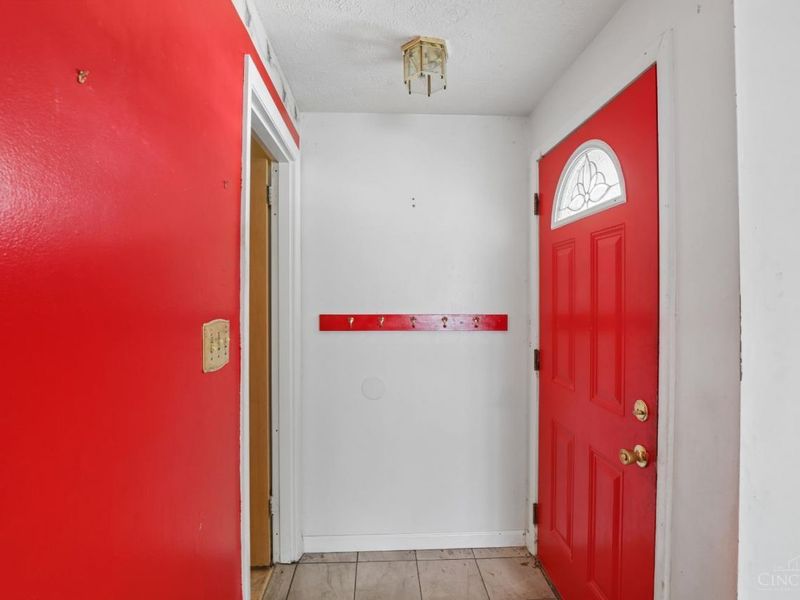 12128 Benadir Road, Springdale, OH 45246 Photo 4