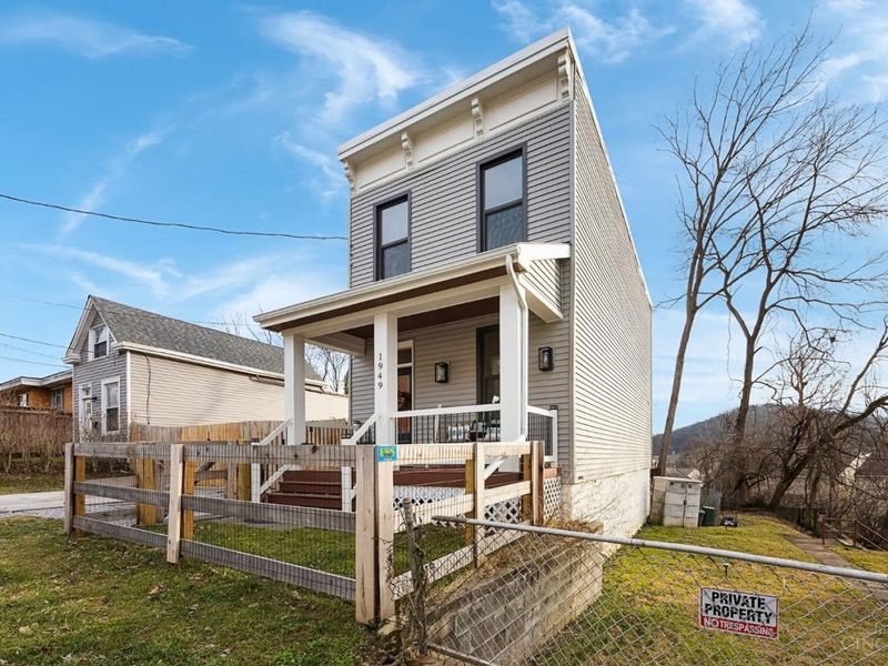 1949 Washburn Street, Cincinnati, OH 45223 Photo 3
