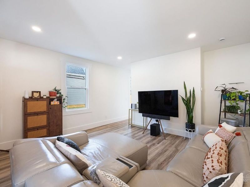 1949 Washburn Street, Cincinnati, OH 45223 Photo 9