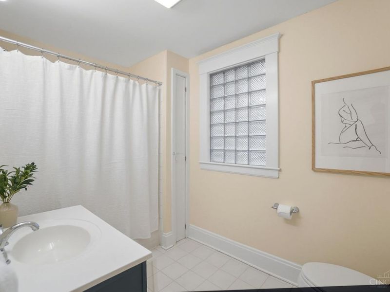 3786 Aylesboro Avenue, Cincinnati, OH 45208 Photo 16