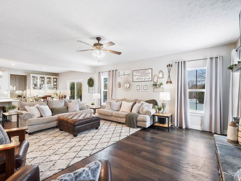 1489 Pine Bluffs Way, Miami Twp, OH 45150 Photo 8