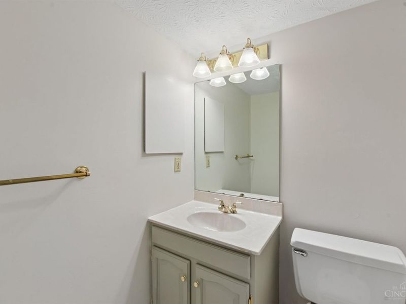 1711 Ebenezer Road, Green Township, OH 45233 Photo 9