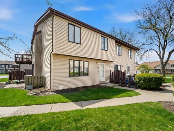 1729 Cedarbrook Court, Sycamore, IL 60178