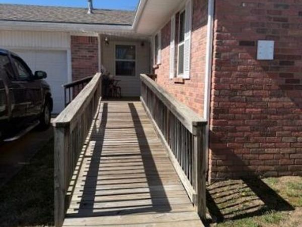 20885 S Vina Avenue , Tahlequah, OK 74464