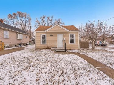 304 W Kalama Avenue, Madison Heights, MI 48071