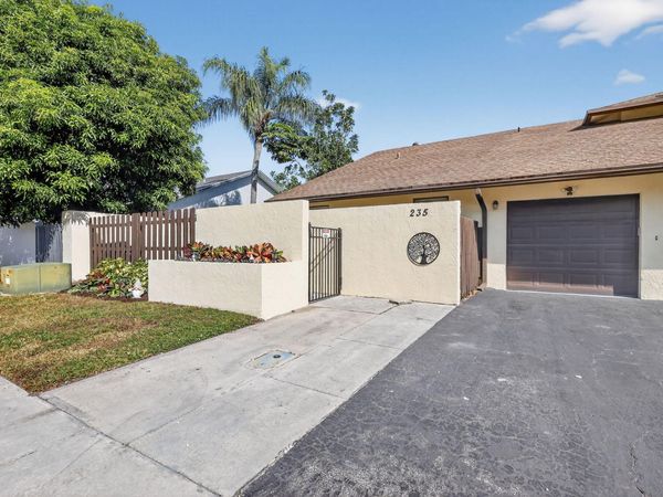 235 SW 29th Avenue, Delray Beach, FL 33445