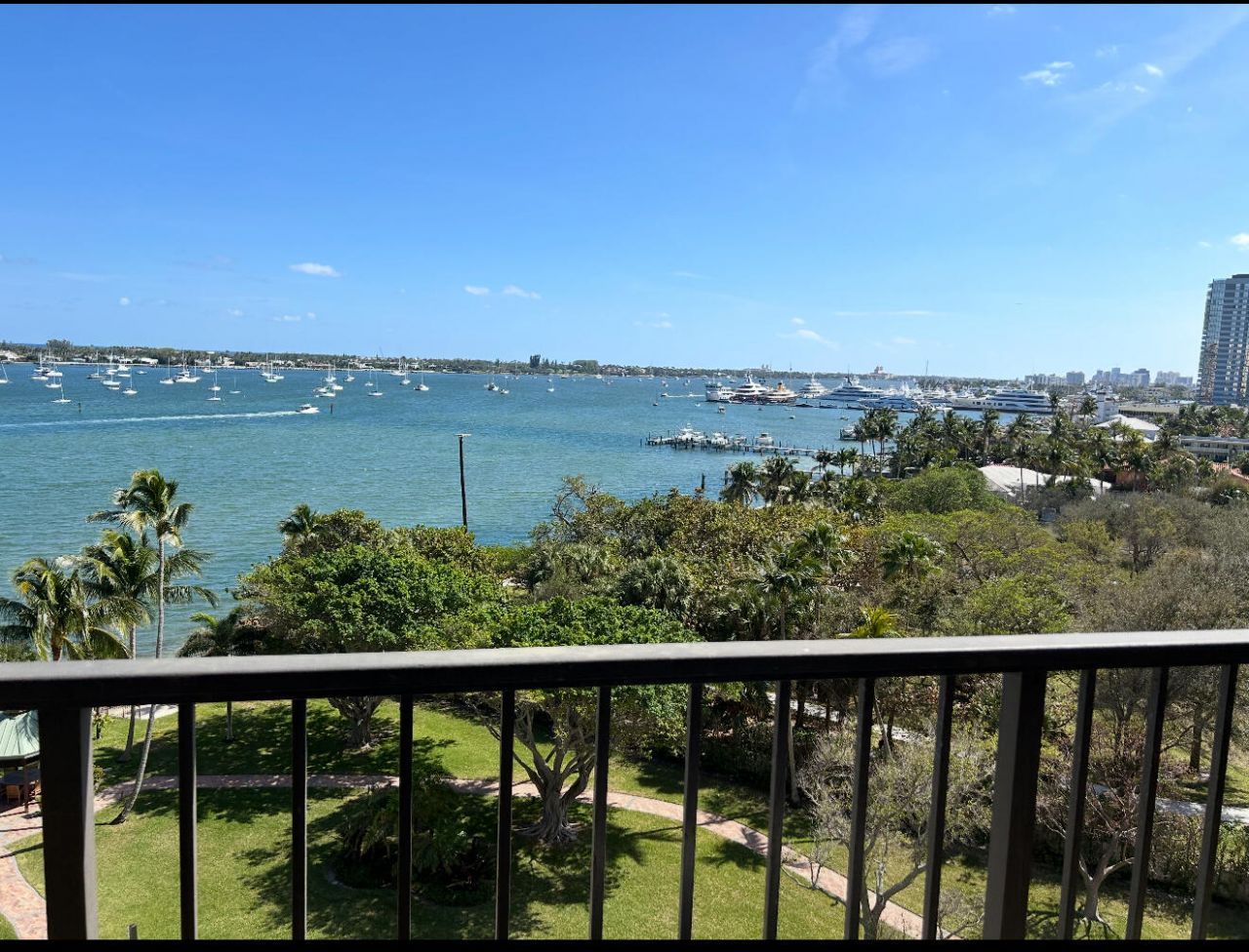 5200 N Flagler Drive, Unit 804, West Palm Beach, FL 33407 Photo
